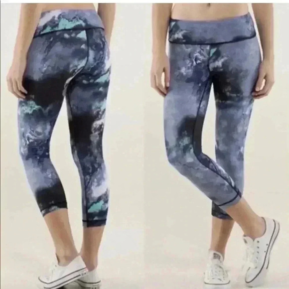 Lululemon wonder under crop - Picture 1 of 6
